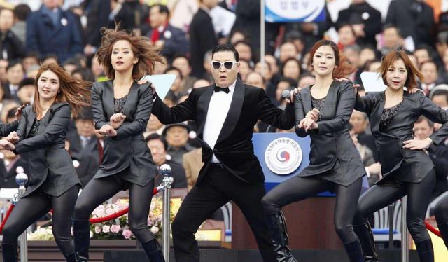 江南style原唱，江南style原唱鸟叔（从鸟叔一曲《江南style》捞金150亿）