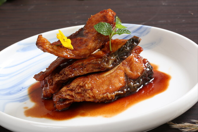 燕鲅鱼怎么做好吃，燕鲅鱼和鲐鲅鱼哪种好吃（最好不要加水炖）