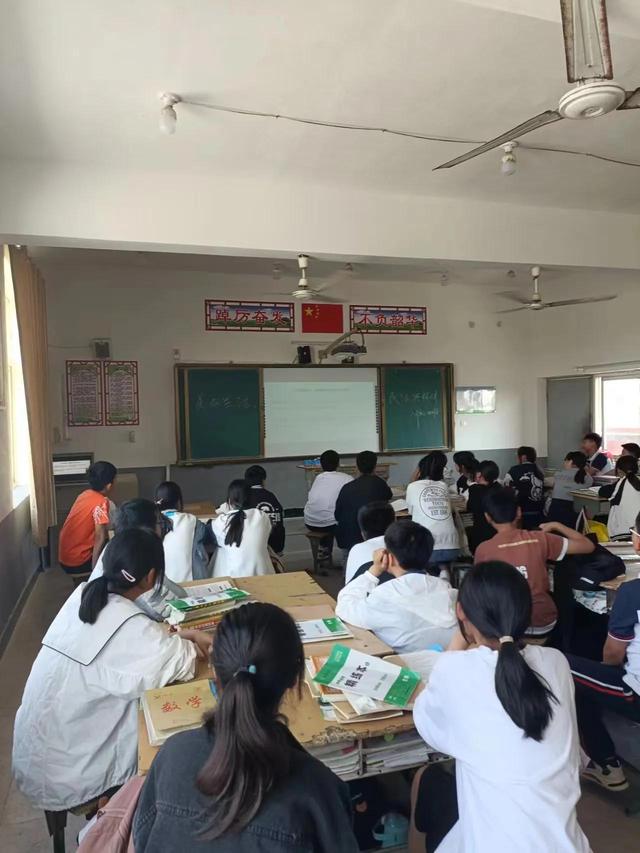 活字印刷术的优点是什么，一本书采用活字印刷术的优点（乡村支教——四大发明的讲解）