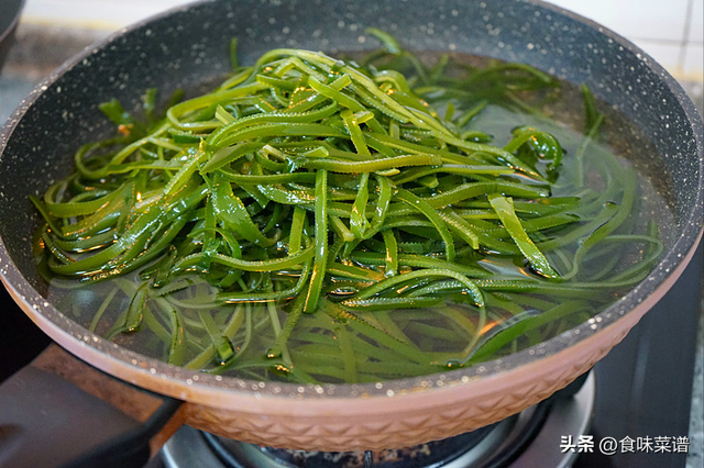 海帶絲怎麼拌好吃,涼拌海帶絲的製作方法和配料(酸辣又爽脆)