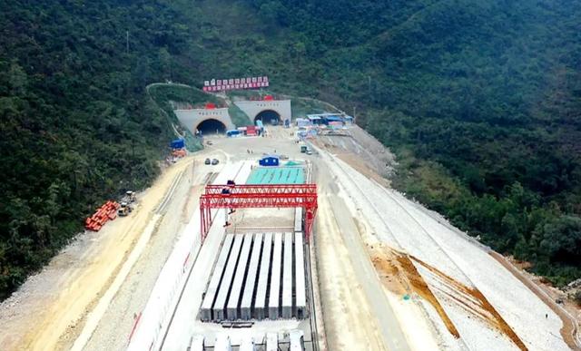 广西最美高速公路，广西4条高速公路规划图（广西这条高速公路预计在2023年建成通车）