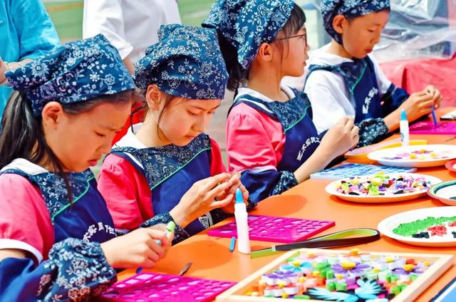 同学会游戏节目最火，同学聚会节目表演大全（明山区东胜小学——寓教于乐）