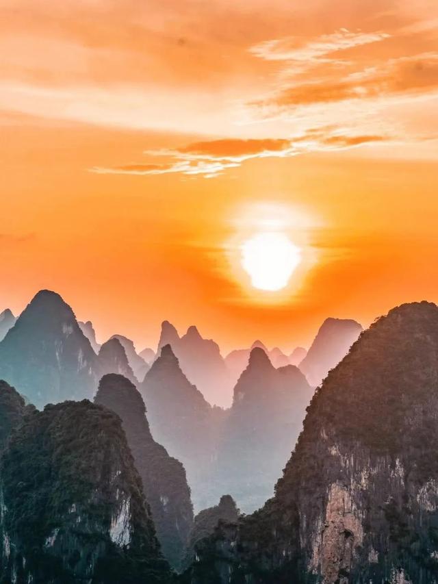 漓江景区和阳朔漓江有什么区别，桂林阳朔和漓江是一个地方吗（为什么总能统一国内外游客审美……）