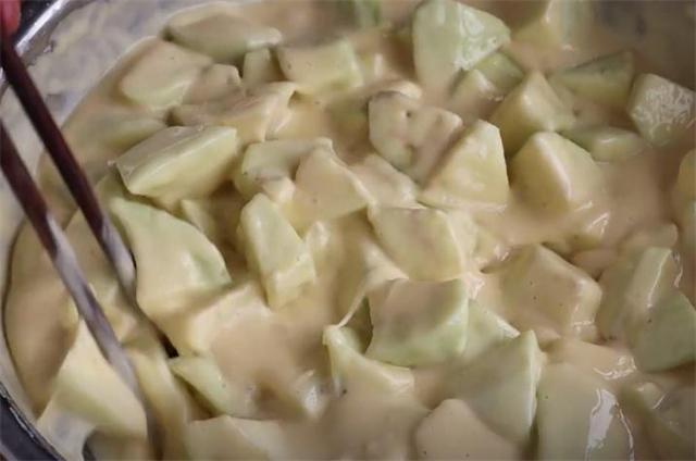 炸茄子怎么做酥脆好吃，怎样做美味的香炸茄子（茄子外酥里软又入味）