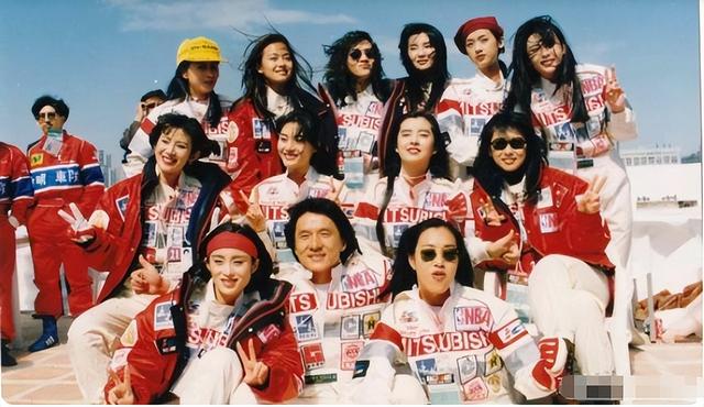 中国赛车手一个月工资多少，中汽联赛车驾照报名（娱乐圈五位赛车手）