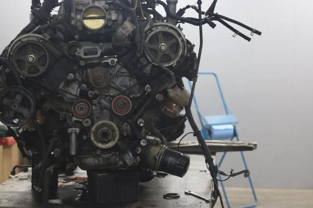 油压减震器，减震器原理图（搞来一辆“破烂不堪”的04年LC100）