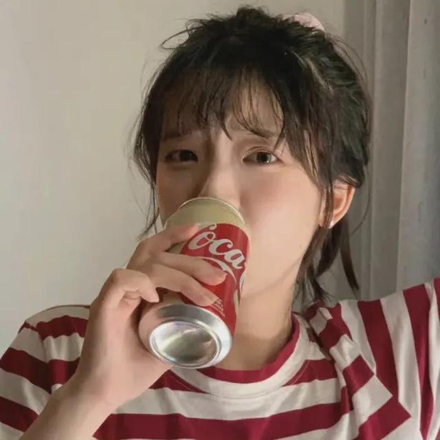 网红头像卡通可爱 美食妹妹，网红头像卡通可爱图片微信（吃东西头像）