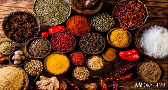 空气炸锅锡纸排骨的做法，油炸锡纸排骨的做法（空气炸锅美食攻略）