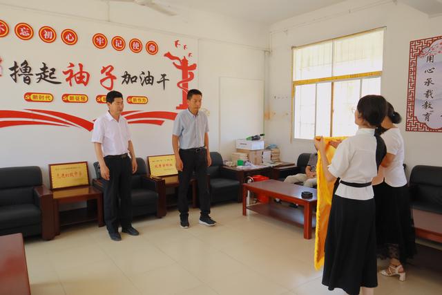 孙楠重回母校事件，殷殷母校爱，拳拳恩师情