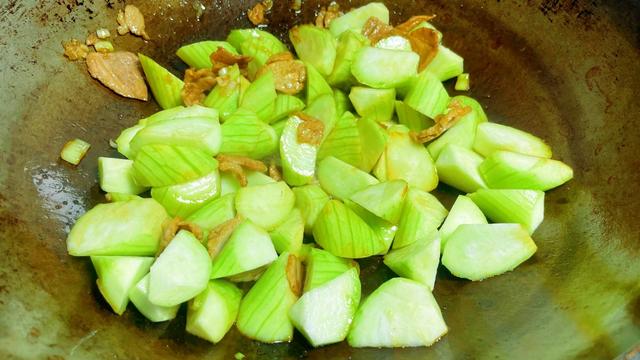 丝瓜炒肉的家常做法大全，黄瓜、苦瓜靠边站