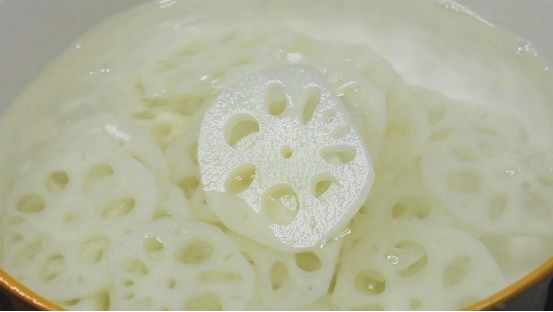 莲藕是根还是茎，莲藕可食用的部分是根还是茎（莲藕的孔洞太多）