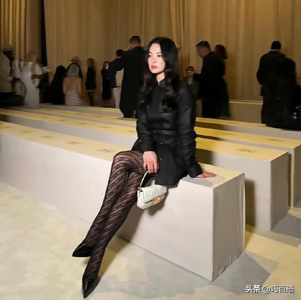 男人成熟的标志，男人成熟的标志是什么（手机镜头下清冷高雅）