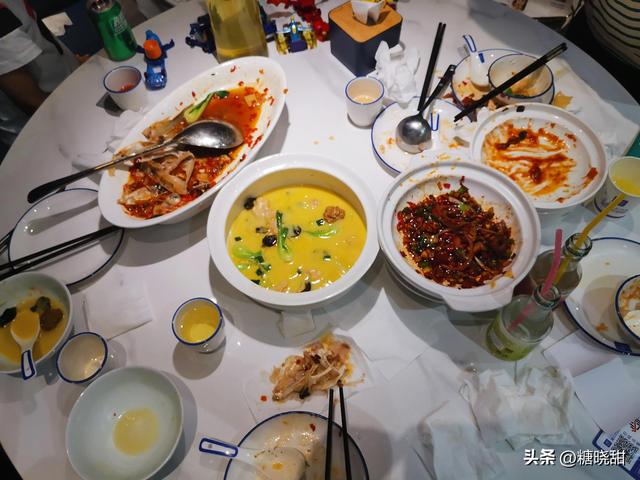 生活时尚人气美食，类似舌尖上的中国的美食节目（美食探店——人气颇旺的湘菜连锁店）