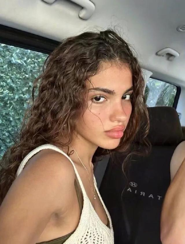 中长直发发型图片，2023流行短直发（羊毛卷才是王道）