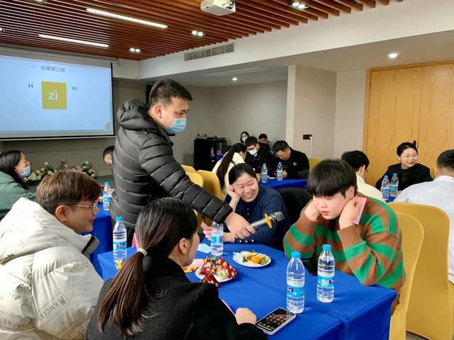 用六组四字成语,用六组四字成语写一句话(“成语接龙”趣味赛走进新吴区阅读联盟点) 用六组四字成语,用六组四字成语写一句话(“成语接龙”趣味赛走进新吴区阅读联盟点)