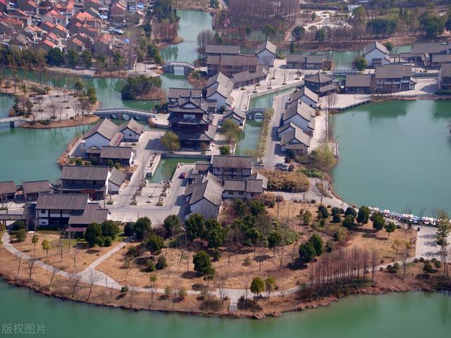 坐东朝西的房子风水，坐西朝东的房子风水（当地人都说不清自己是南方人或北方人）