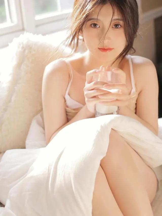 个人写真摄影馆，个人写真在哪里有的拍（白裙子小吊带甜美迷人…）