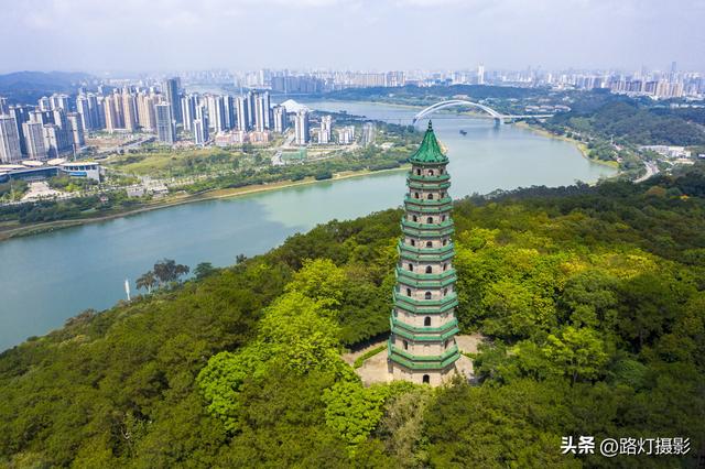 中国最适宜居住的城市排行是怎样的，中国十大最适宜居住的城市排行榜（中国地理位置最优越的5座城市）
