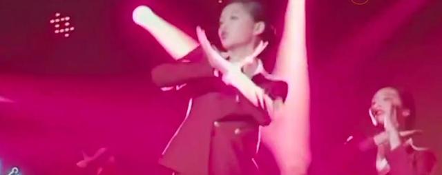 关晓彤演的电视剧大全，关晓彤演过的电视剧（“背景成谜”关晓彤）