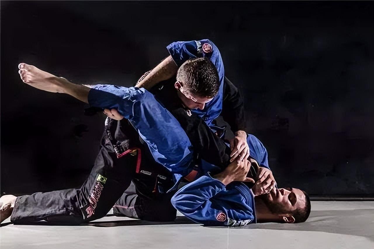 时至今日,巴西柔术已经在全世界范围风靡.