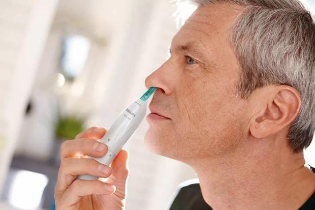 男人的阴毛白是怎么回事，或许还有其他原因