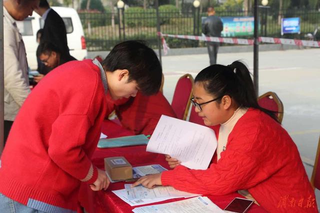 现在什么专业前景比较好男生，男生现在什么专业就业前景好（男生大学毕业更吃香的3大专业）