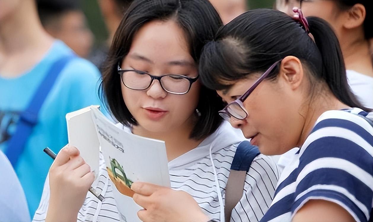 学计算机到哪个学校好（22高校有前途的专业）