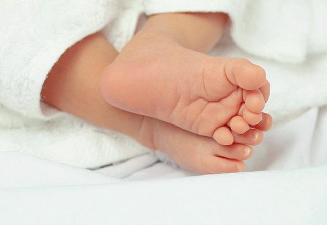 3个月婴儿要不要穿袜子，宝宝必须要一直穿着袜子吗