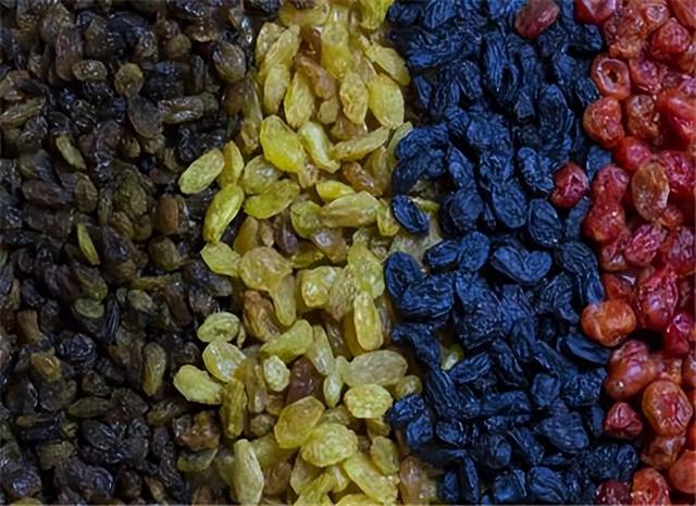 黑加仑葡萄干的功效与作用，黑加仑干的功效与作用（揭秘葡萄干的养生真相）
