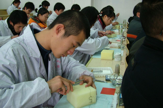 医学院“金字塔”排名出炉，榜首地位不可撼动（上海交大浙大稳坐塔尖）