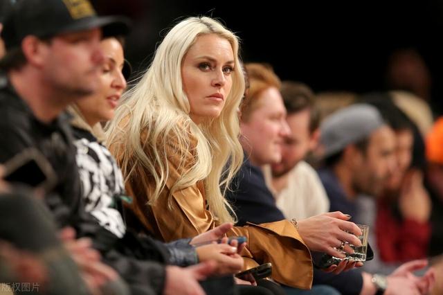 冰雪女王，冰雪女王主题曲（搞定身家超10亿的伍兹图片）