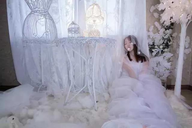 已婚女人愿意给你睡的信号，已婚女人想睡你的表现（想和你发生关系的已婚女人）