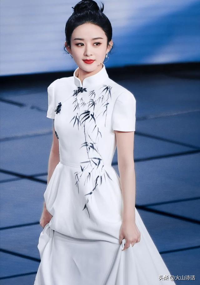 赵丽颖会唱歌吗，赵丽颖2006年唱歌（赵丽颖献唱春晚）