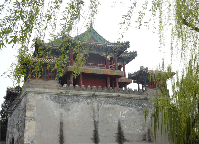 佛狸祠下的典故有什么寓意,辛弃疾看到百姓祭拜拓跋焘(佛狸祠下中的佛