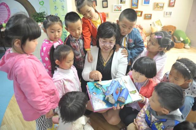 孩子闪光点简短句子，家长写孩子闪光点总结（教育者要注重发掘并肯定孩子的每一个闪光点）