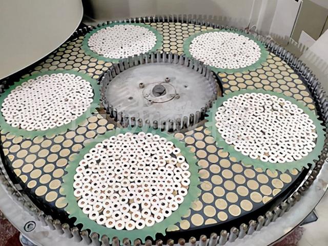 双端面研磨机的特点有哪些，双端面研磨机如何修砂轮（轴承转盘式双端面研磨床技术知识）