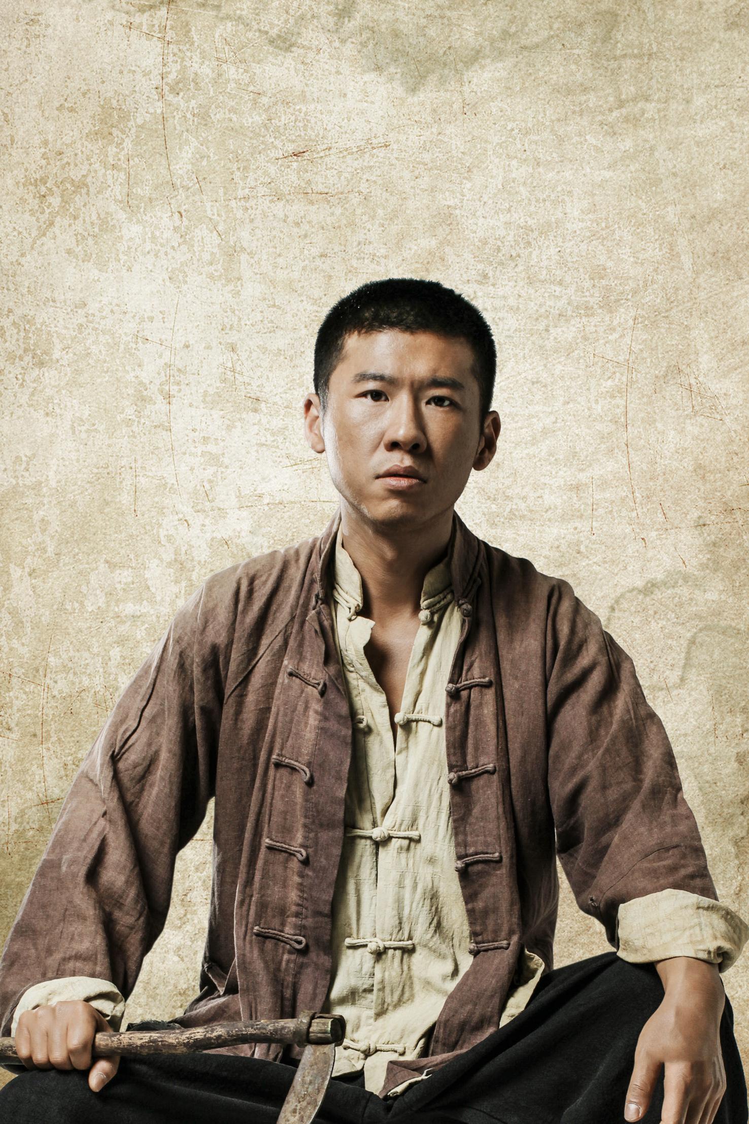 演员王骁:不炒作,没绯闻,痴爱一人,是母亲王馥荔的骄傲