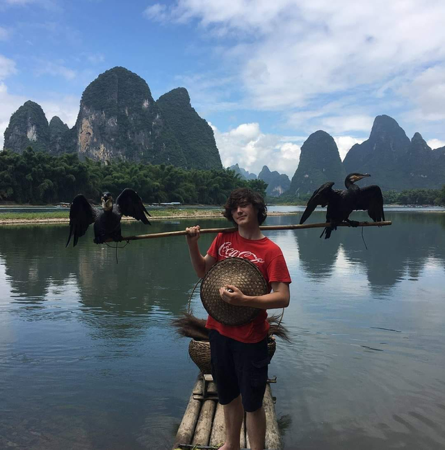 漓江景区和阳朔漓江有什么区别，桂林阳朔和漓江是一个地方吗（为什么总能统一国内外游客审美……）