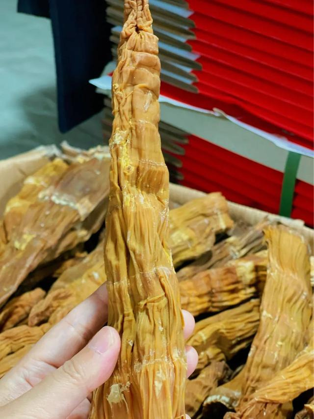 银耳多少钱一斤，黄金银耳的种植前景（盘溪批发市场给的）