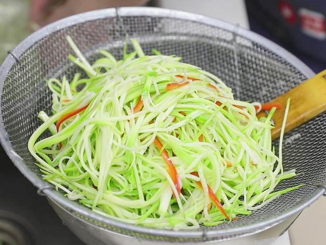 大暑适合吃什么，大暑适合吃什么水果（这4菜一汤要常吃）