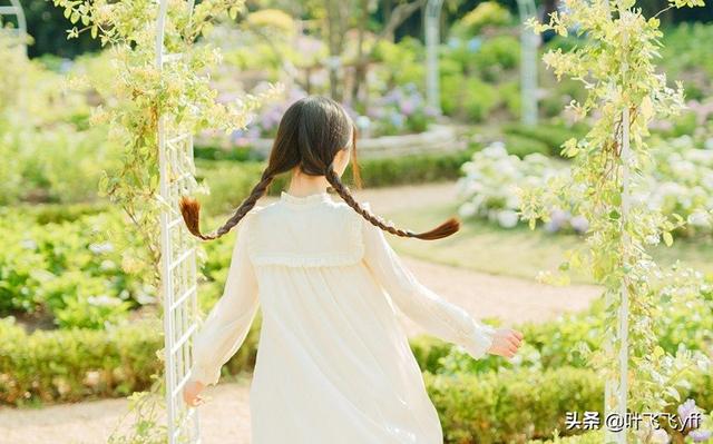 “第一眼就心动的人，真的会喜欢很久很久。”，第一眼就心动的人再次见到还是会心动（喜欢用这些微信头像）