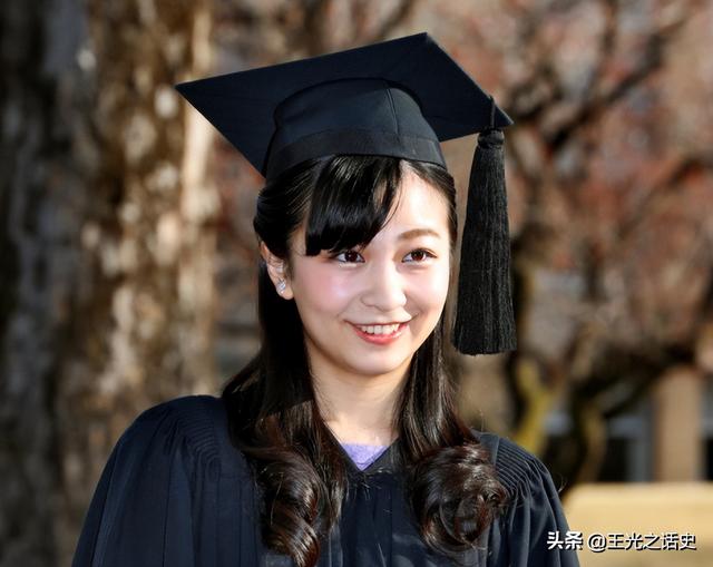 日本天皇的权力到底有多大，日本天皇的权力大吗（为什么日本天皇却能做到万世一系）