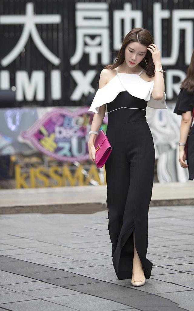 连体裤搭配技巧，连体裤要怎么搭配（轻松打造出简约清新的造型）