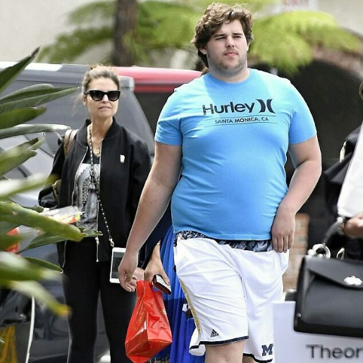 施瓦辛格私生子，施瓦辛格保姆照片（老二200斤）