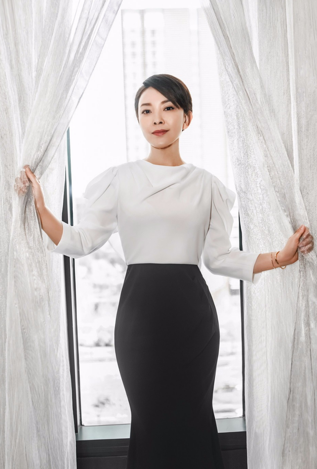 演员刘威葳简介，风吹半夏：“恶毒后母”刘威葳