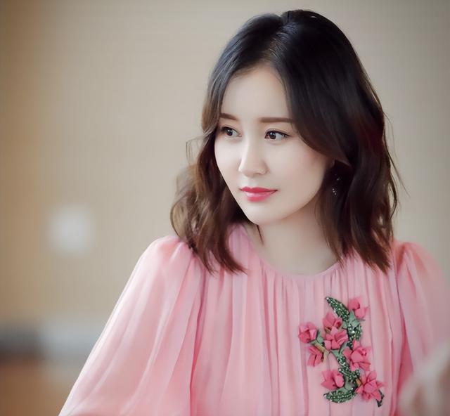 新上海滩方艳芸最后咋了，上海滩中的方艳芸（10位“大变脸”的内娱女神）