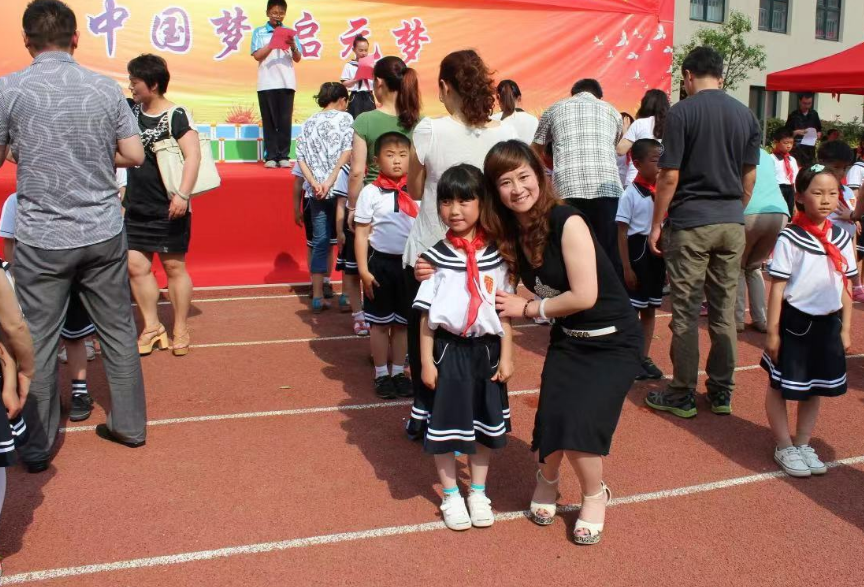 学校收钱的理由（班级50人收费近60000元）