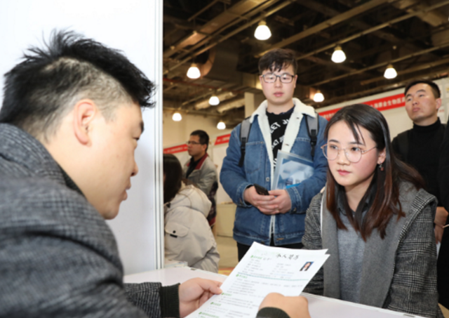 文科好还是理科好，上高中了选文科好还是选理科好（别等毕业之后再懊悔）