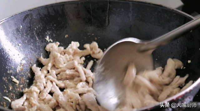 烧猪肉怎么炒好吃，炒猪肉怎么炒（难怪又老又腥不入味）