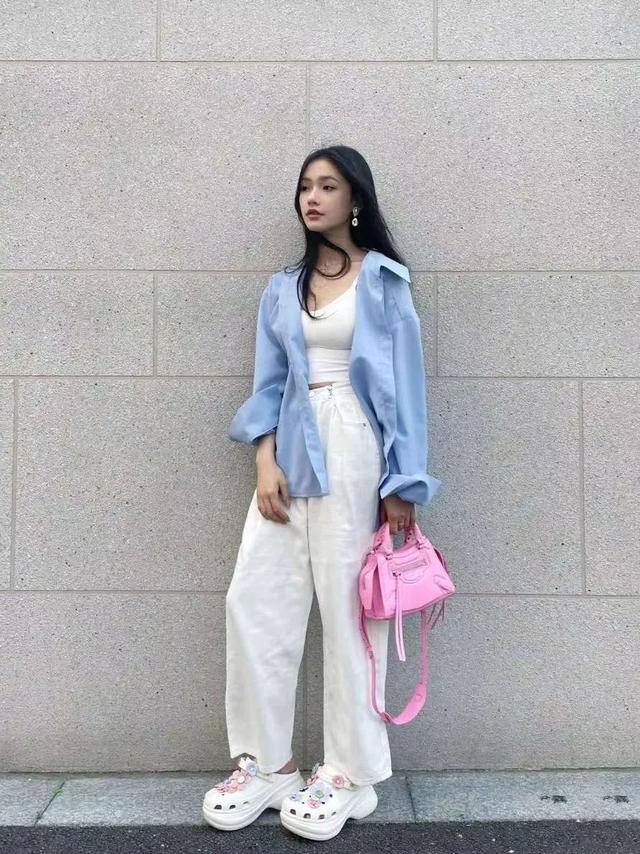 去海边穿什么鞋子合适，去海边沙滩穿什么鞋最合适（今夏最火的4双新鞋）